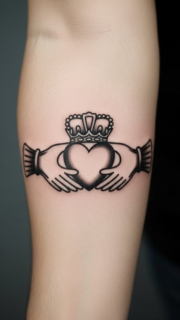 Symmetrical Claddagh Design
